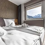 Zugspitz 4*
