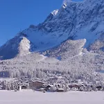 Zugspitz アパートホテル 4*