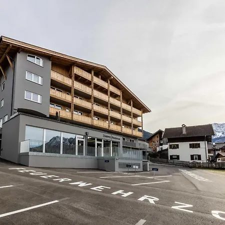 Zugspitz 4*