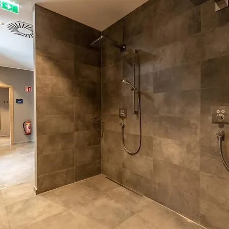 Zugspitz 4*